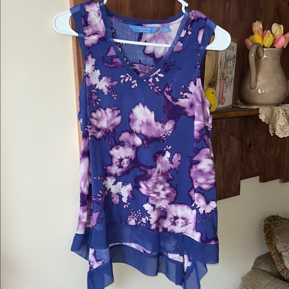 Vera Wang tank top